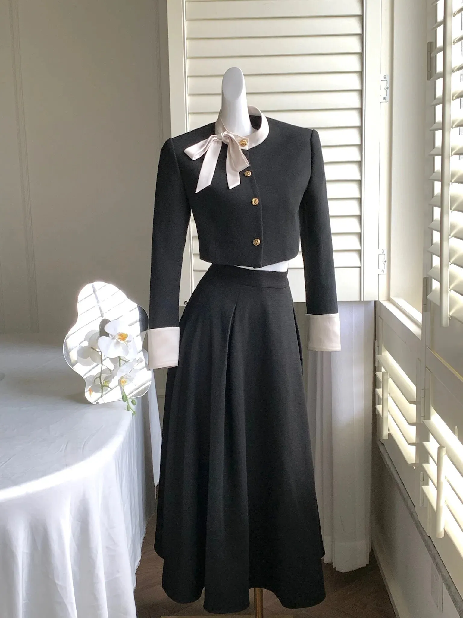 Autumn Two-Piece Set Long Sleeve Cropped Jacket & Pleated Long Skirt
