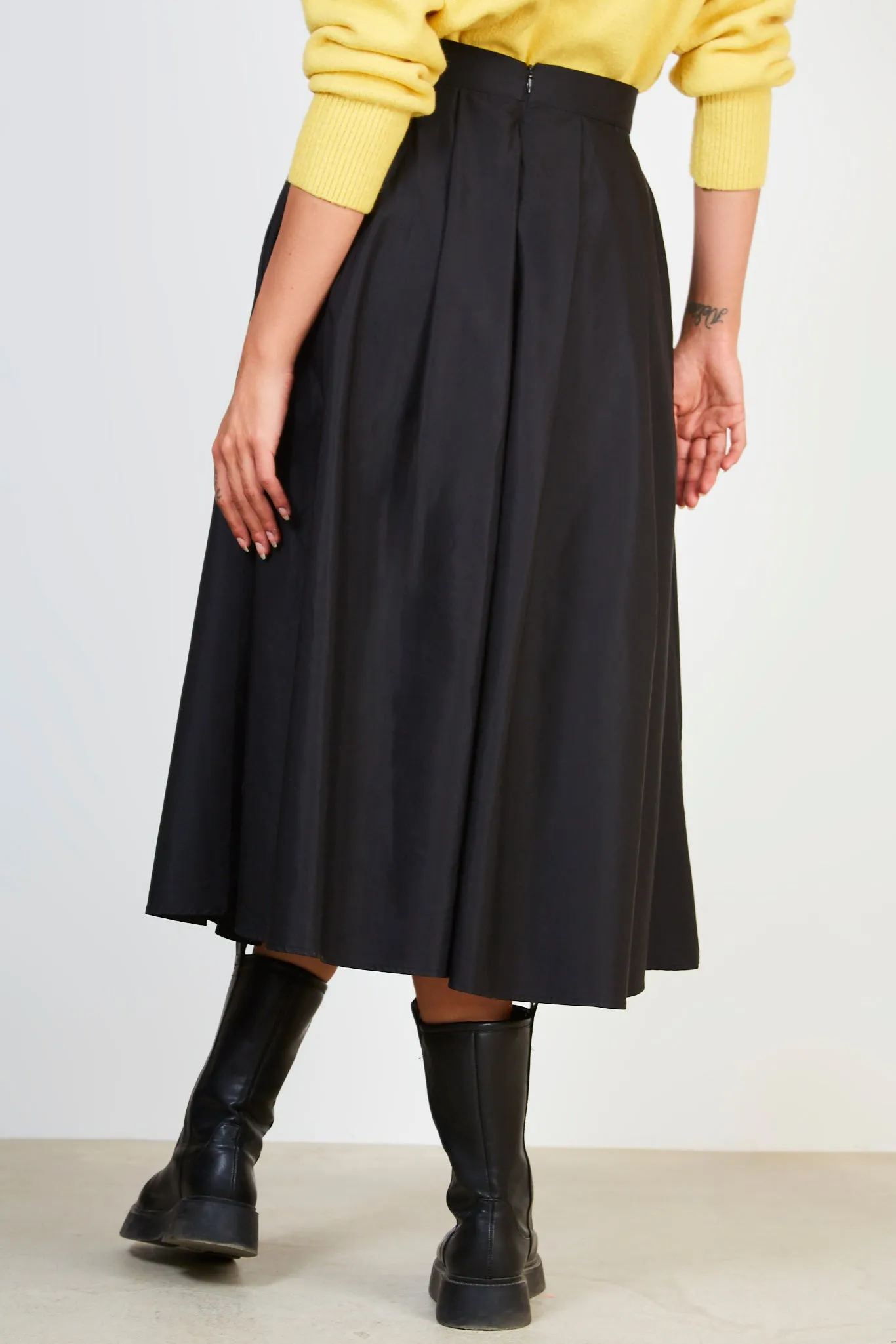 Black pleated skirt