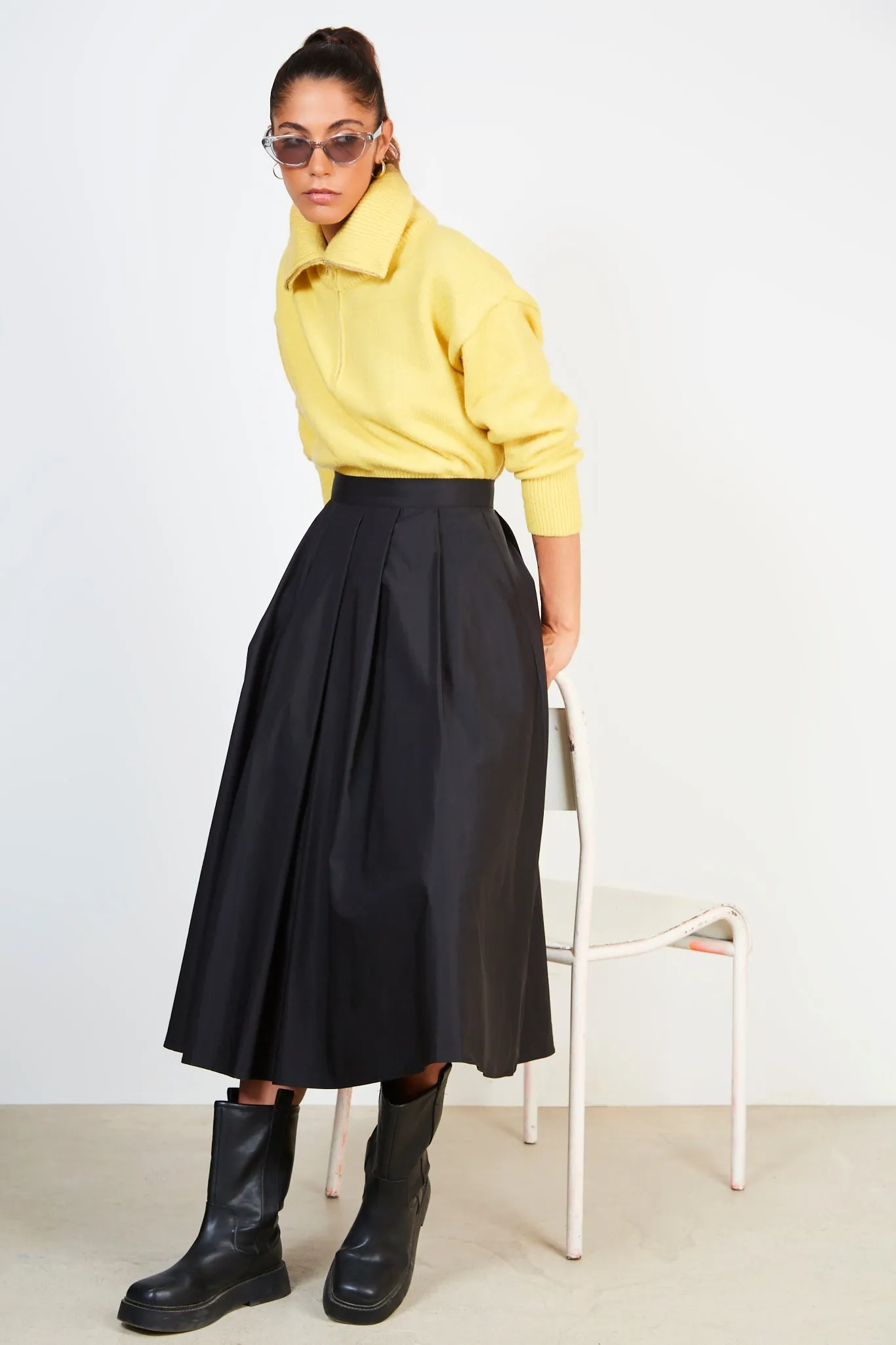 Black pleated skirt