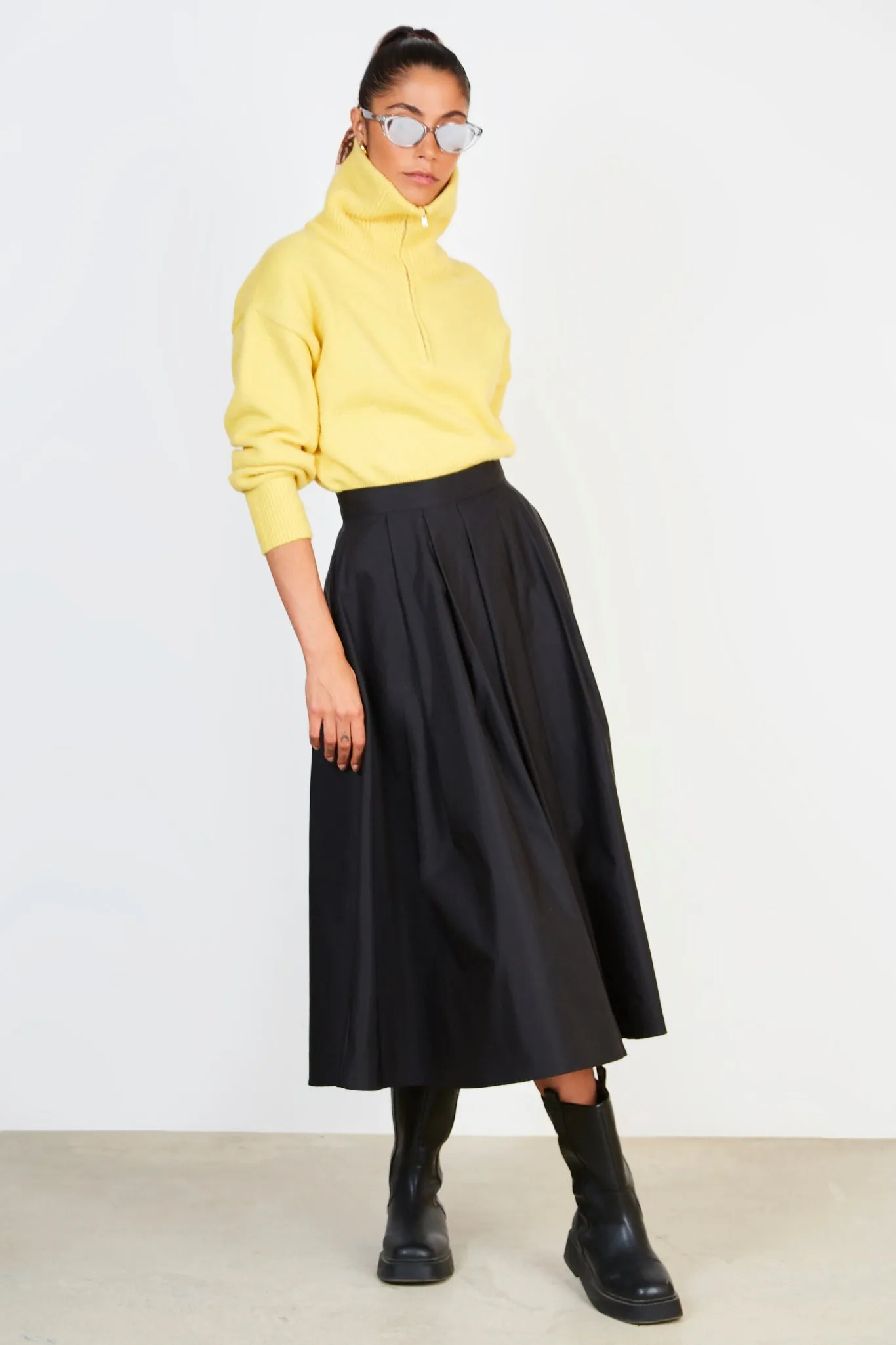 Black pleated skirt