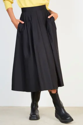 Black pleated skirt