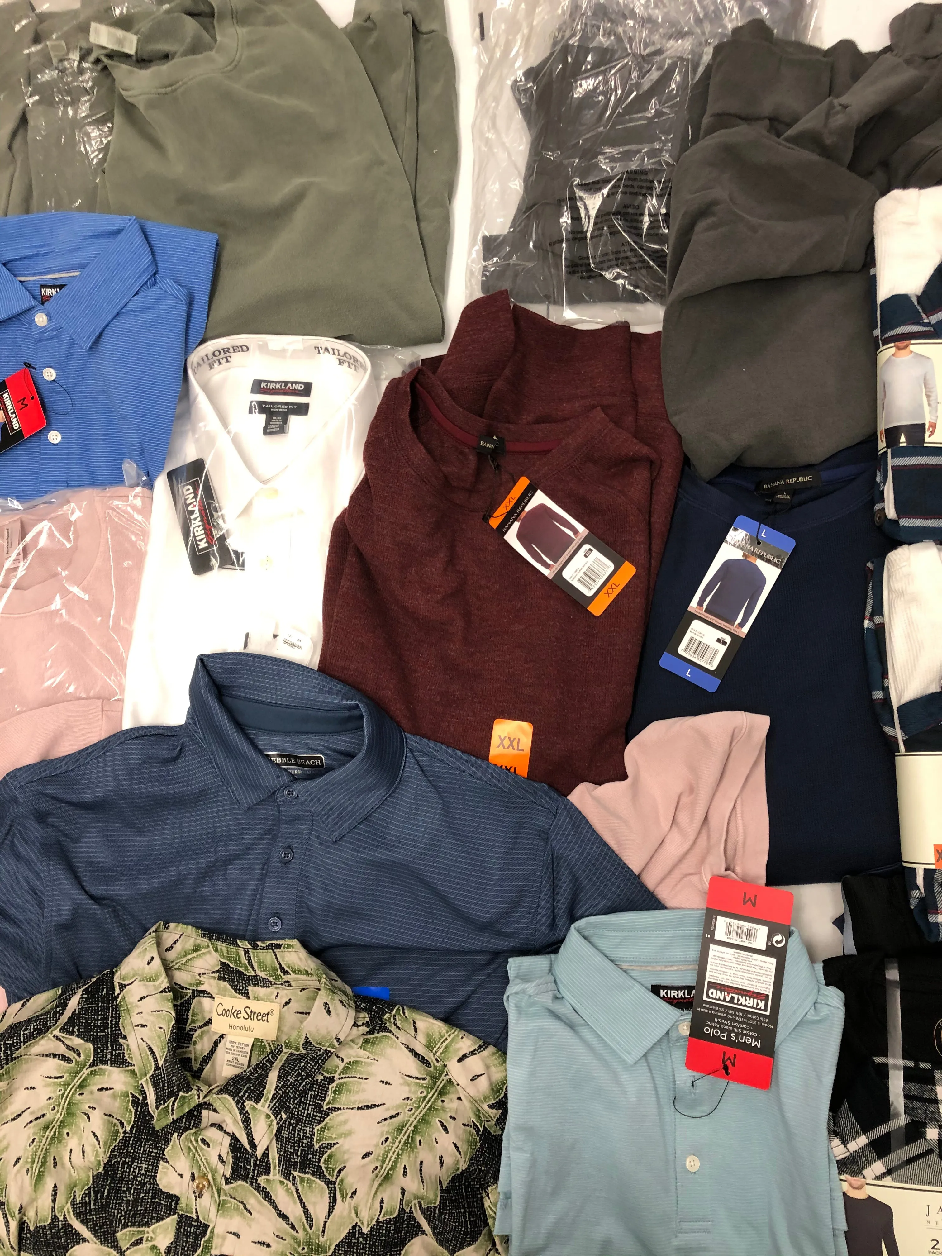 Men's Clothing Polo Shirts and other Tops Wholesale Lot, BANANA REPUBLIC, AMERICAN APPAREL, KIRKLAND, PEBBLE BEACH and more, 18 items, Shelf Pulls, MSRP $670