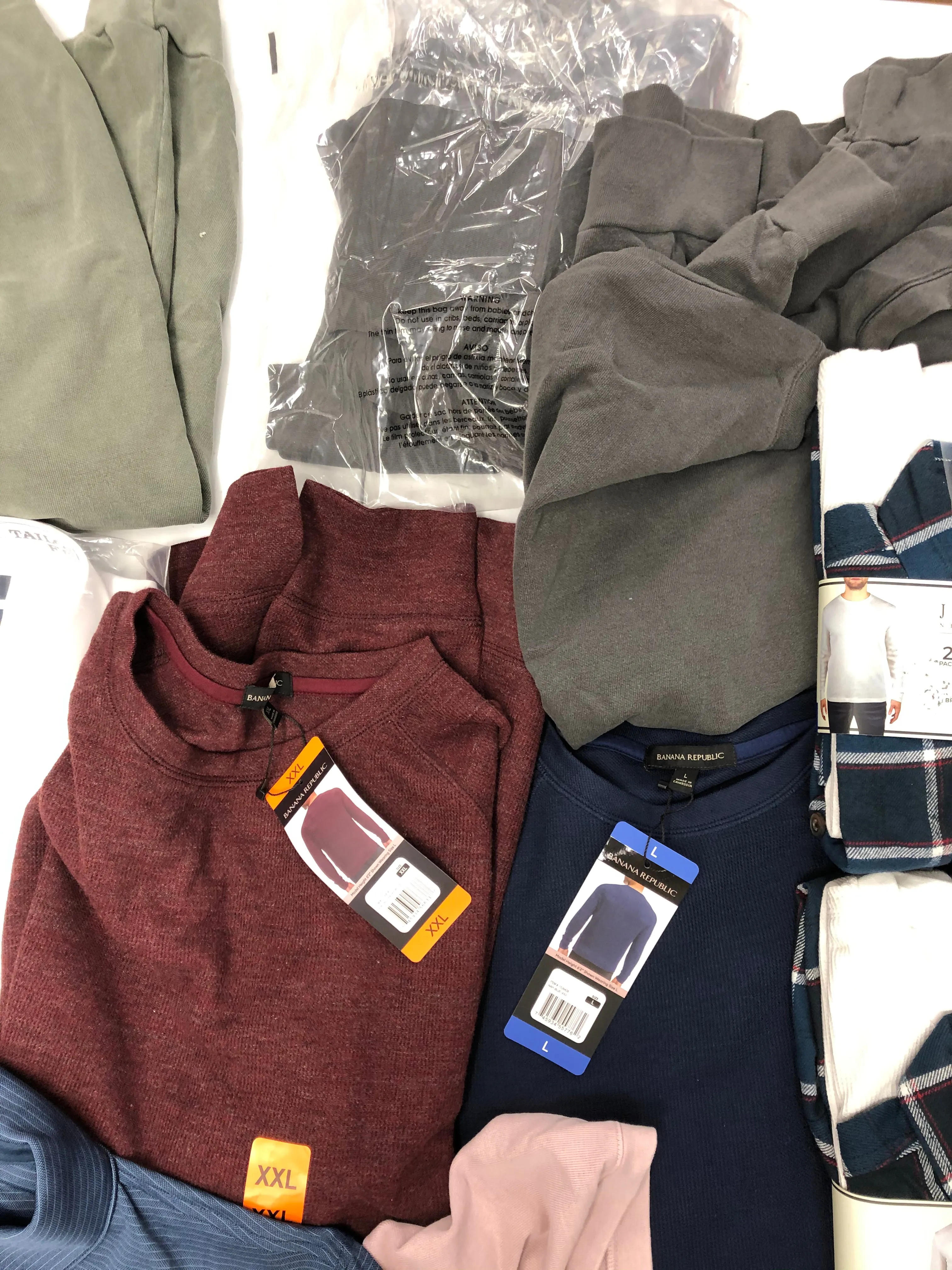 Men's Clothing Polo Shirts and other Tops Wholesale Lot, BANANA REPUBLIC, AMERICAN APPAREL, KIRKLAND, PEBBLE BEACH and more, 18 items, Shelf Pulls, MSRP $670