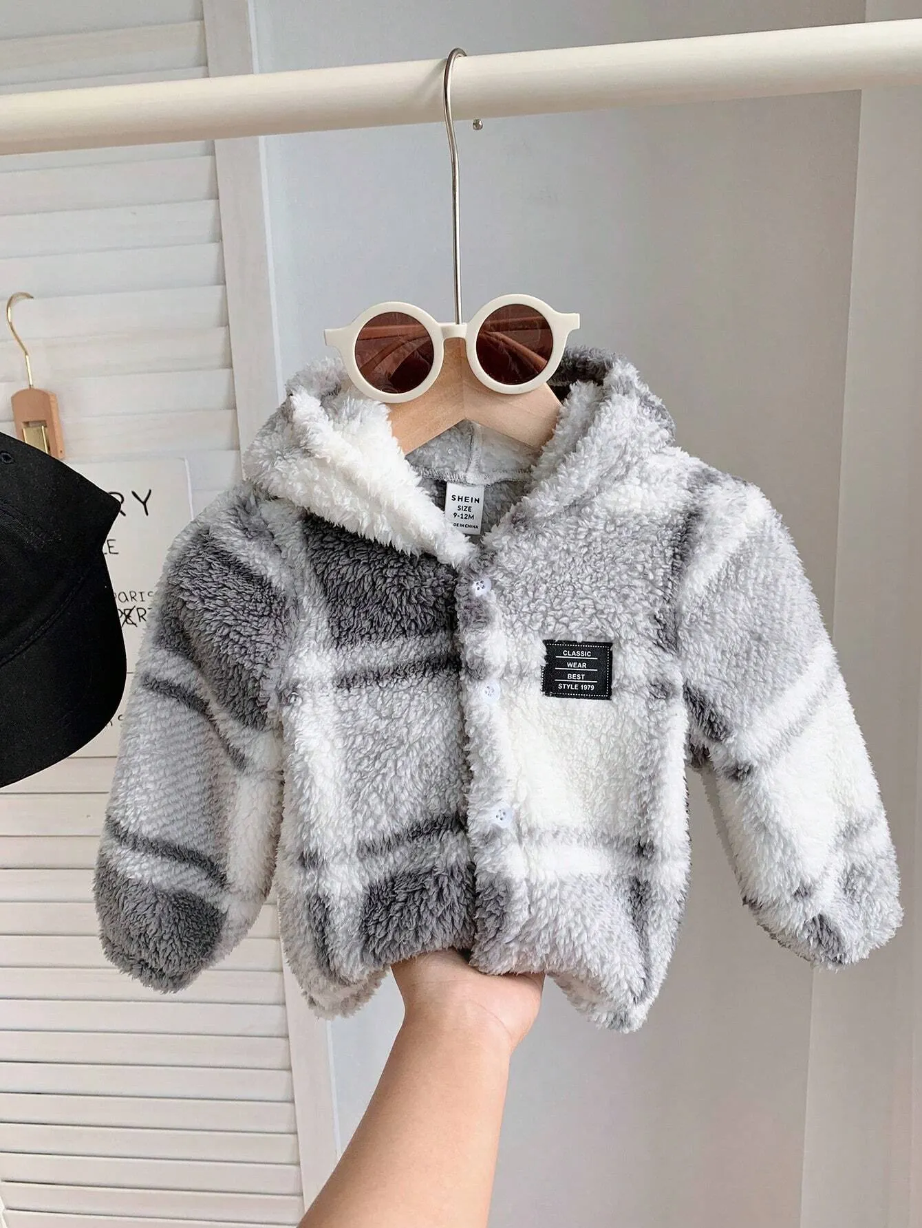 SHEIN Baby Boy/Girl Soft & Comfortable Fleece Patch Print Hooded Jacket, Casual & Warm Windbreaker For Fall & Winter