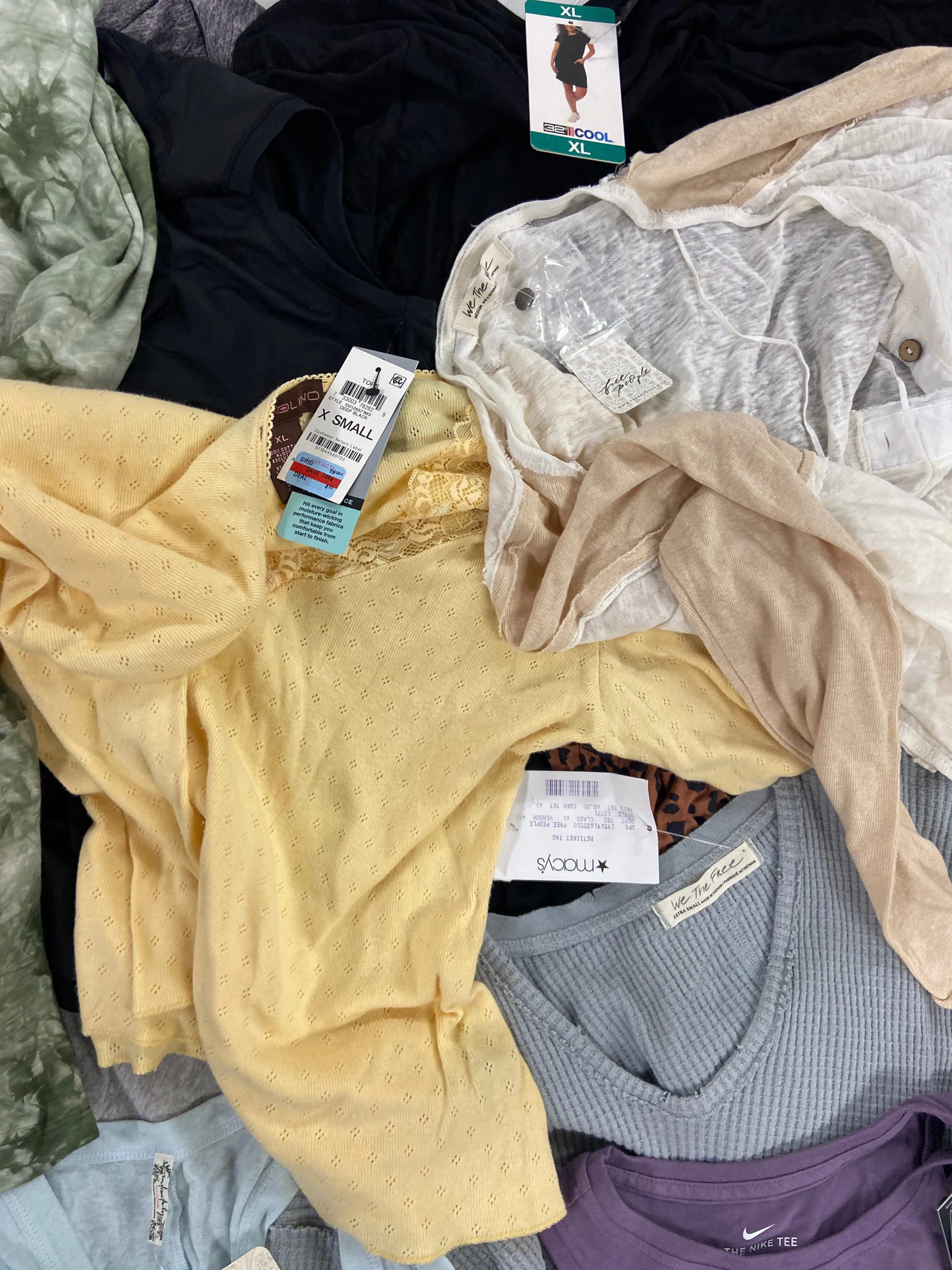 Women's Clothing Assorted Wholesale Lot, FREE PEOPLE, NIKE, PROPPER, SANCTUARY, MONDETTA and more, 14 items, Shelf Pulls, MSRP $662